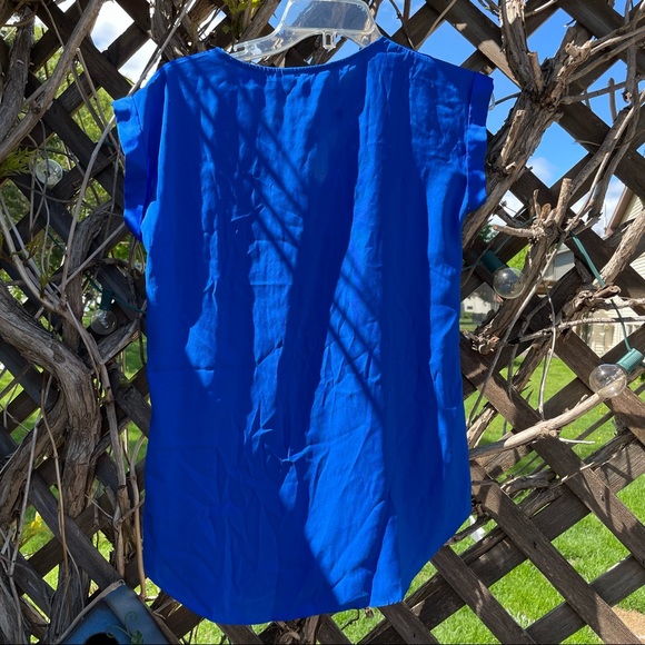 Express Blue V-neck Top - Picture 4 of 4